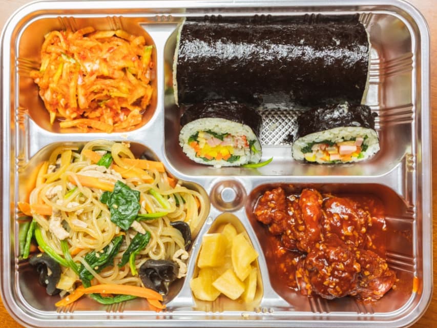 韓国海苔巻きチキン弁当