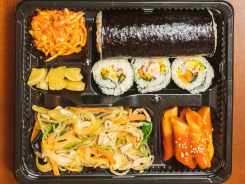 韓国海苔巻きトッポギ弁当